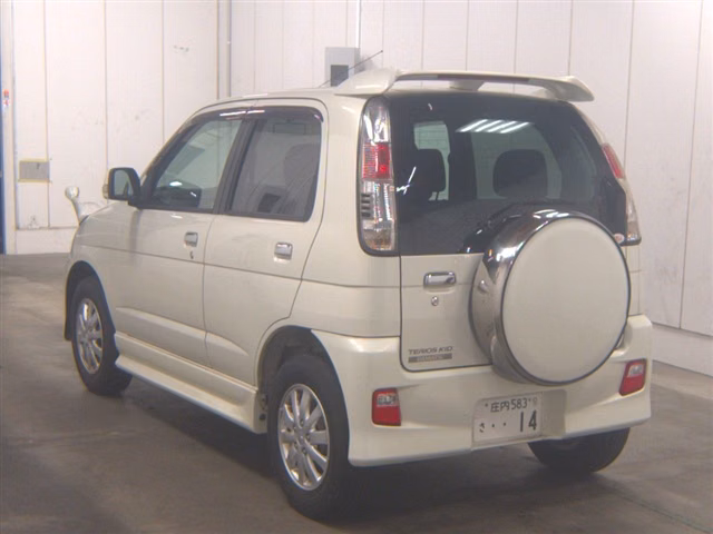 DAIHATSU TERIOS KID