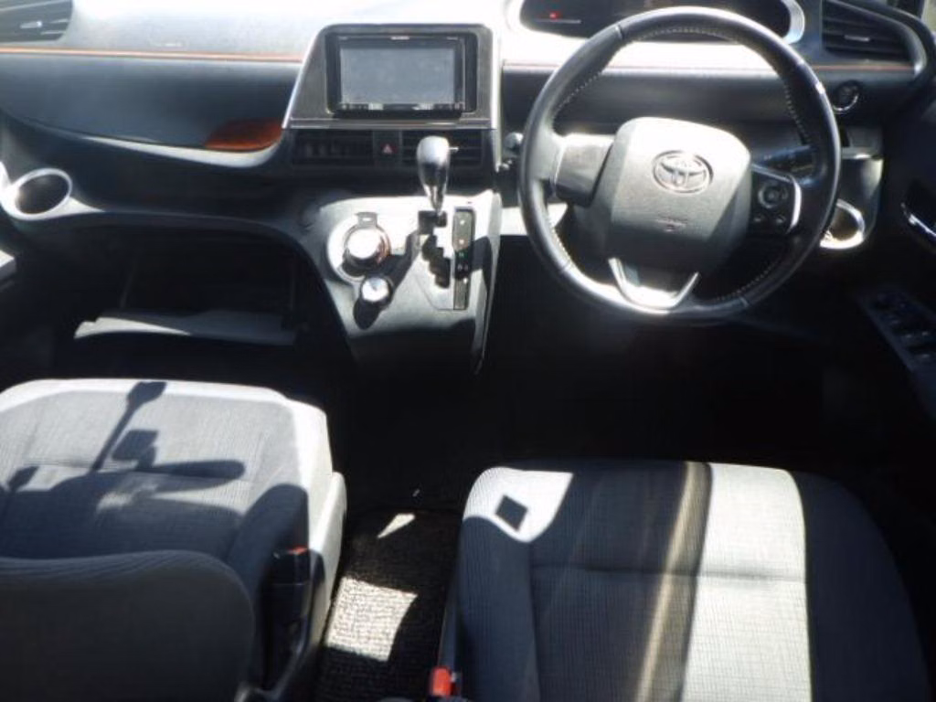 TOYOTA SIENTA