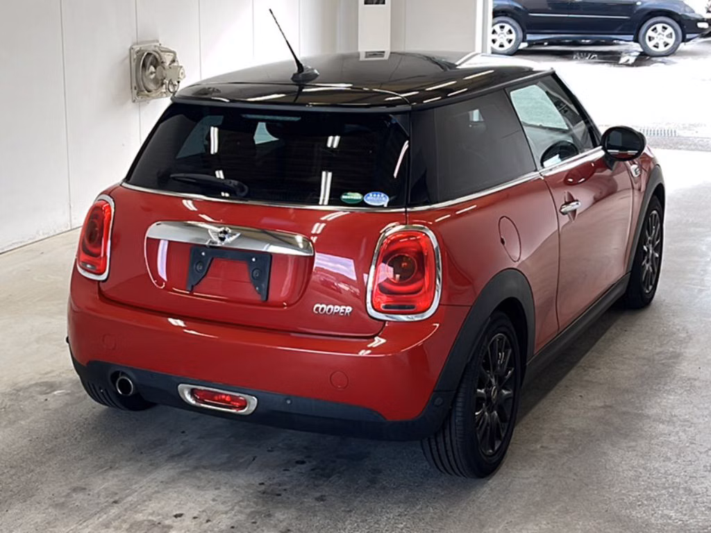 MINI HATCH