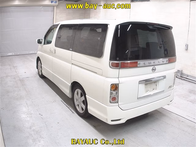 NISSAN ELGRAND