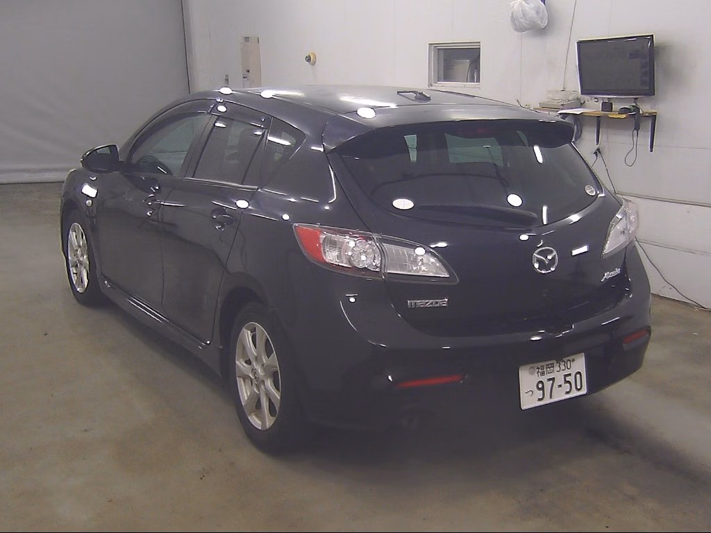 MAZDA AXELA