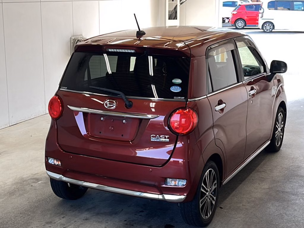 DAIHATSU CAST