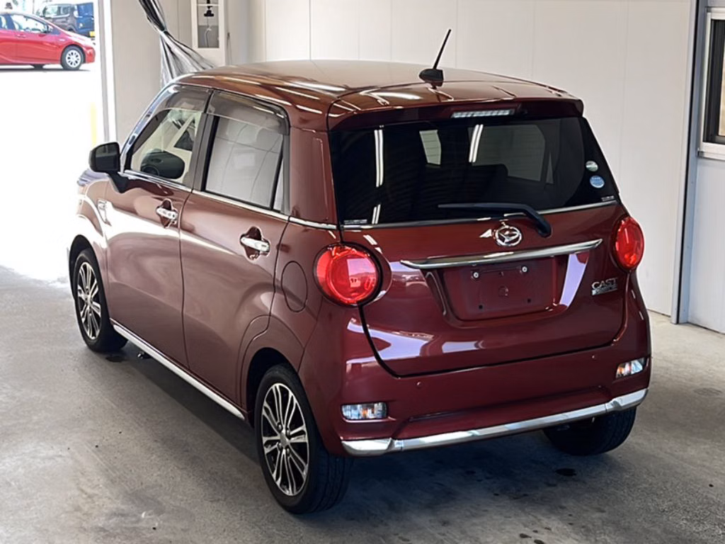 DAIHATSU CAST