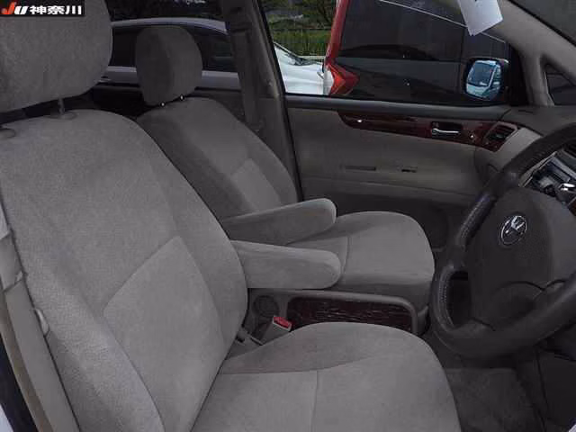 Toyota Ipsum