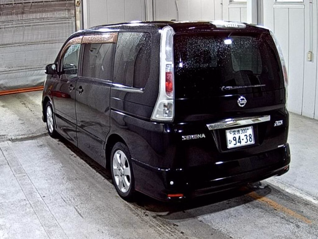NISSAN SERENA