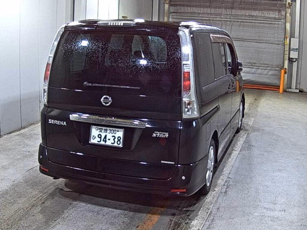 NISSAN SERENA