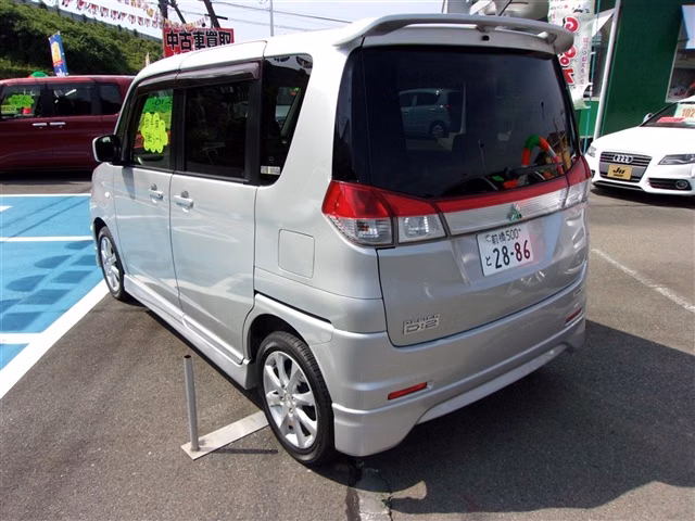 Mitsubishi Delica D:2