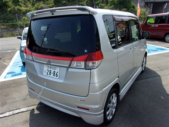 Mitsubishi Delica D:2
