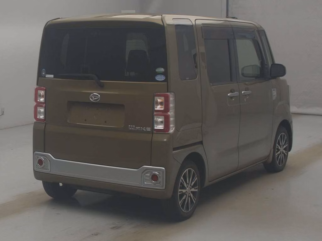 DAIHATSU WAKE