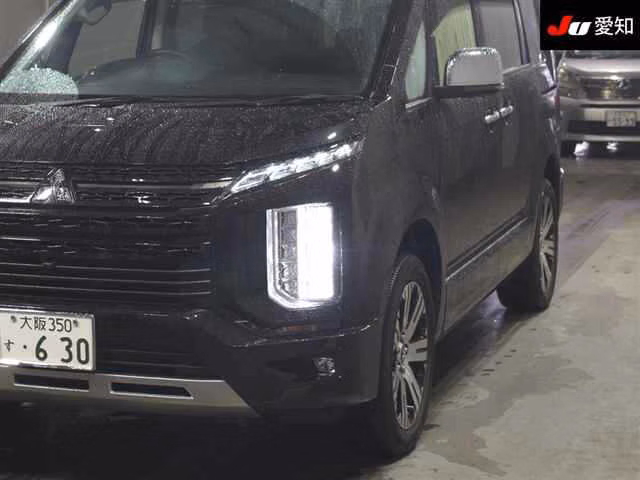 Mitsubishi Delica D:5