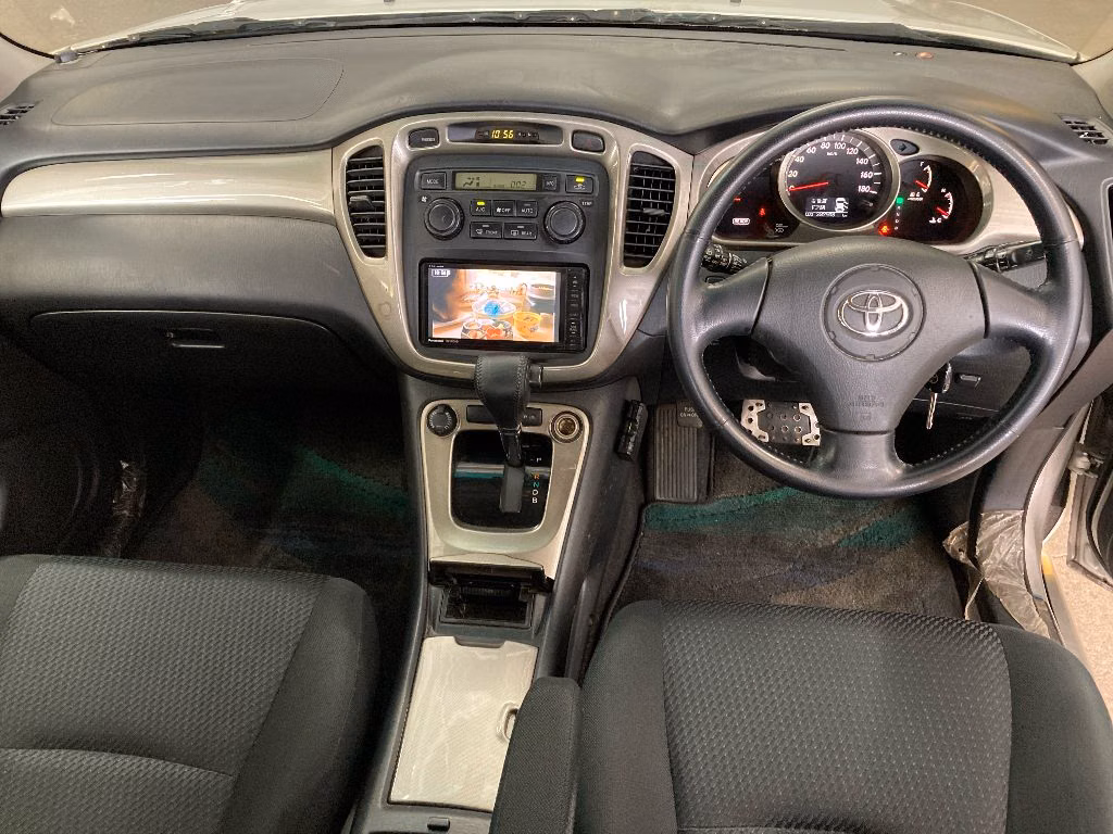 TOYOTA KLUGER V