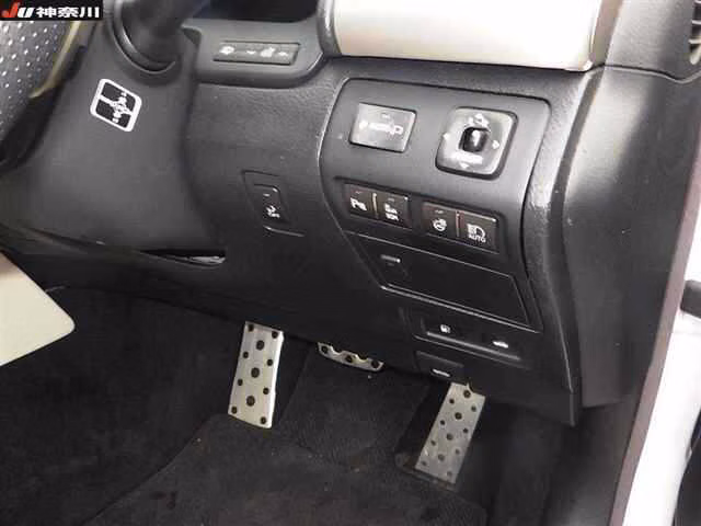 Lexus LS600h