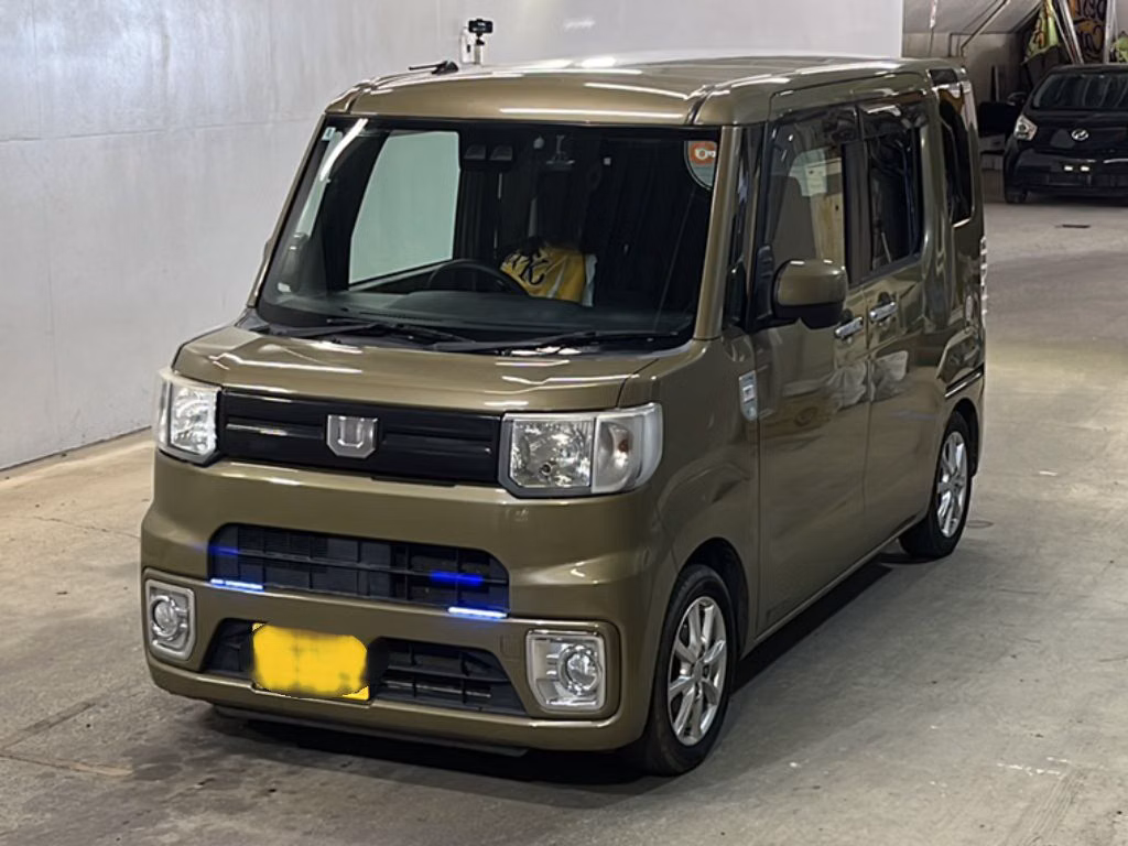 DAIHATSU WAKE