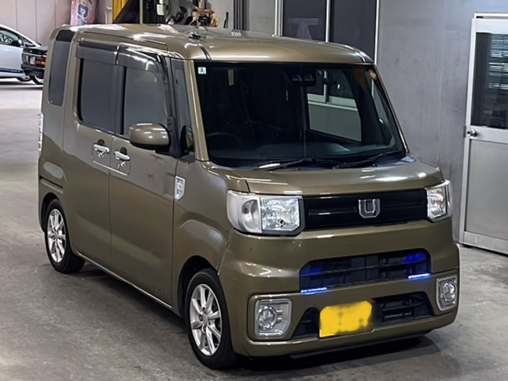 DAIHATSU WAKE