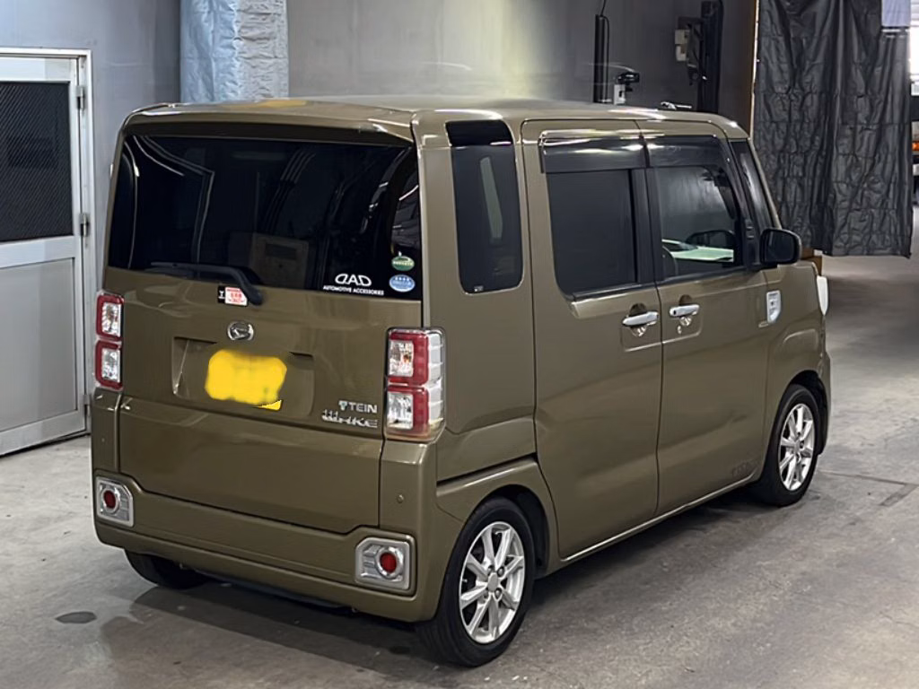 DAIHATSU WAKE