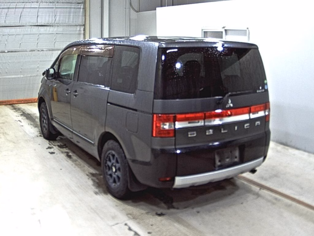 Mitsubishi Delica D:5
