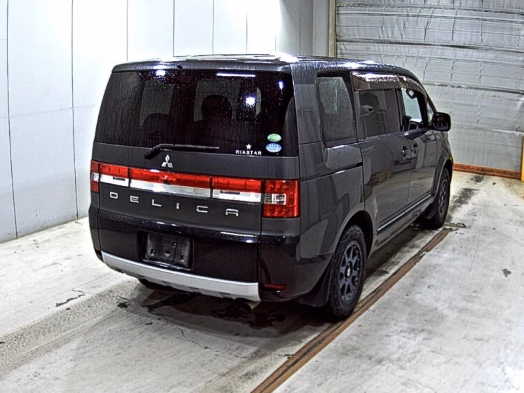 Mitsubishi Delica D:5