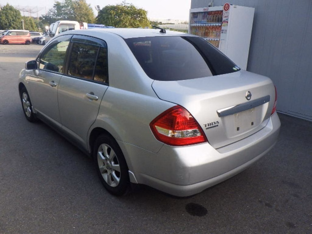 Nissan Tiida Latio