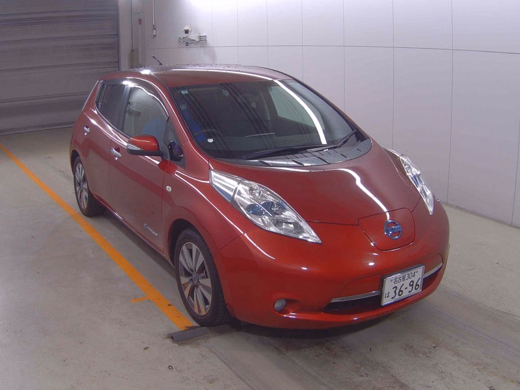 NISSAN LEAF