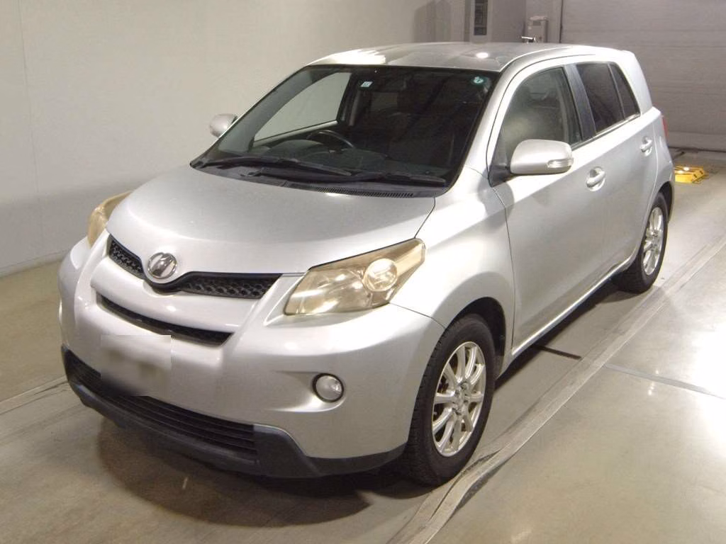 TOYOTA IST