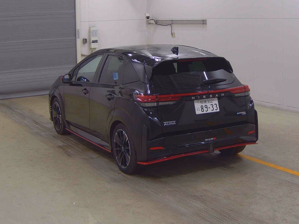 Nissan Aura