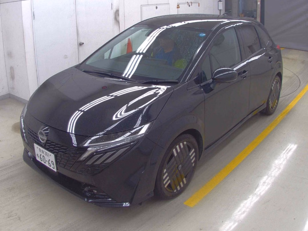 Nissan Aura