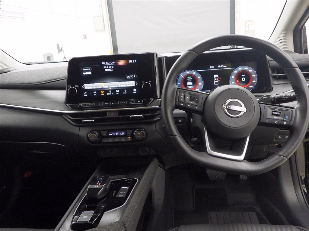 Nissan Aura