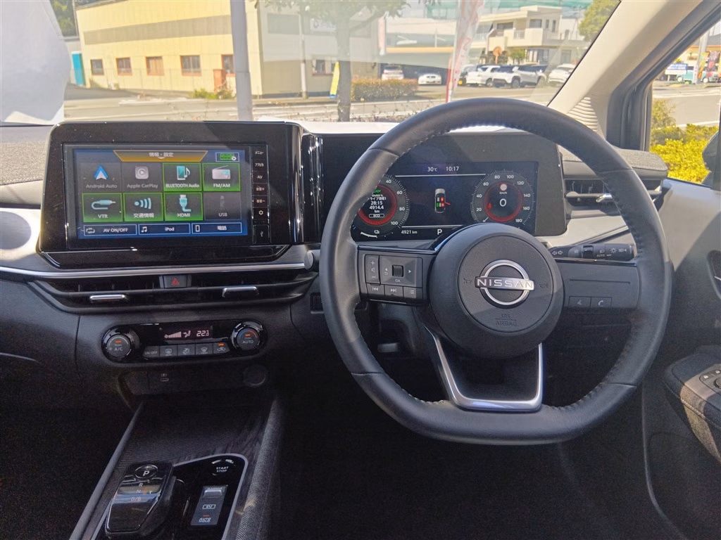 Nissan Aura