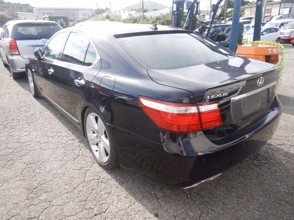 Lexus LS460