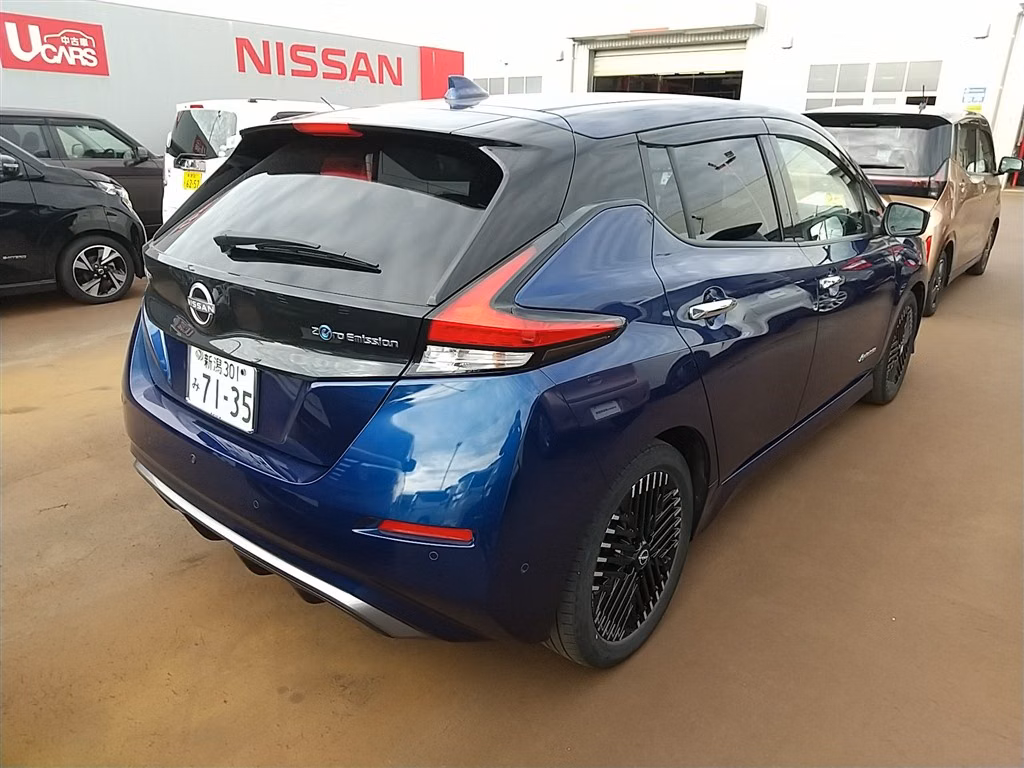 NISSAN LEAF