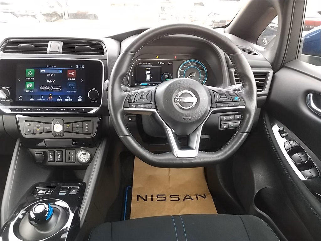 NISSAN LEAF