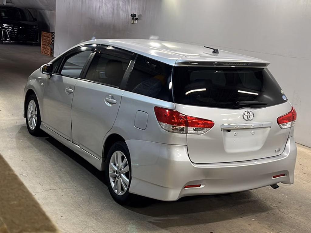 TOYOTA WISH