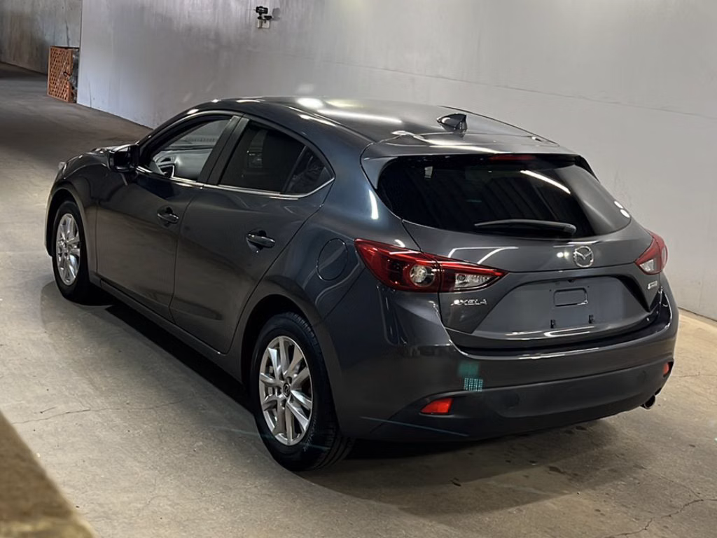 MAZDA AXELA
