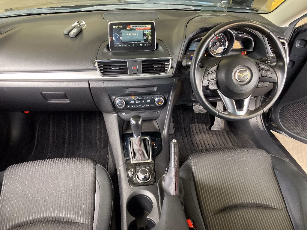 MAZDA AXELA