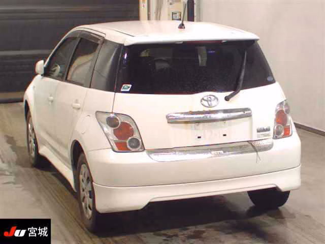 TOYOTA IST