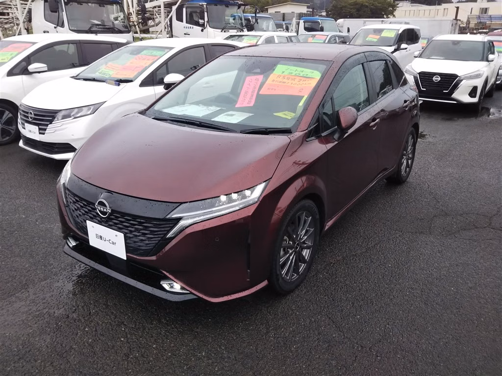 Nissan Aura
