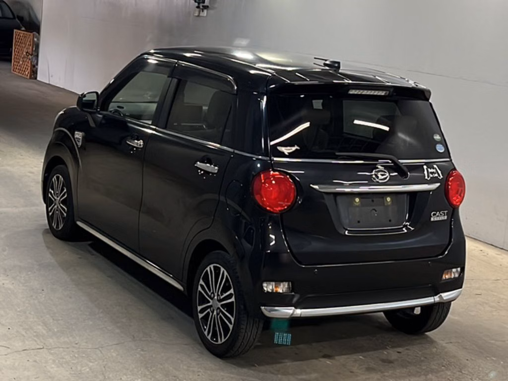 DAIHATSU CAST