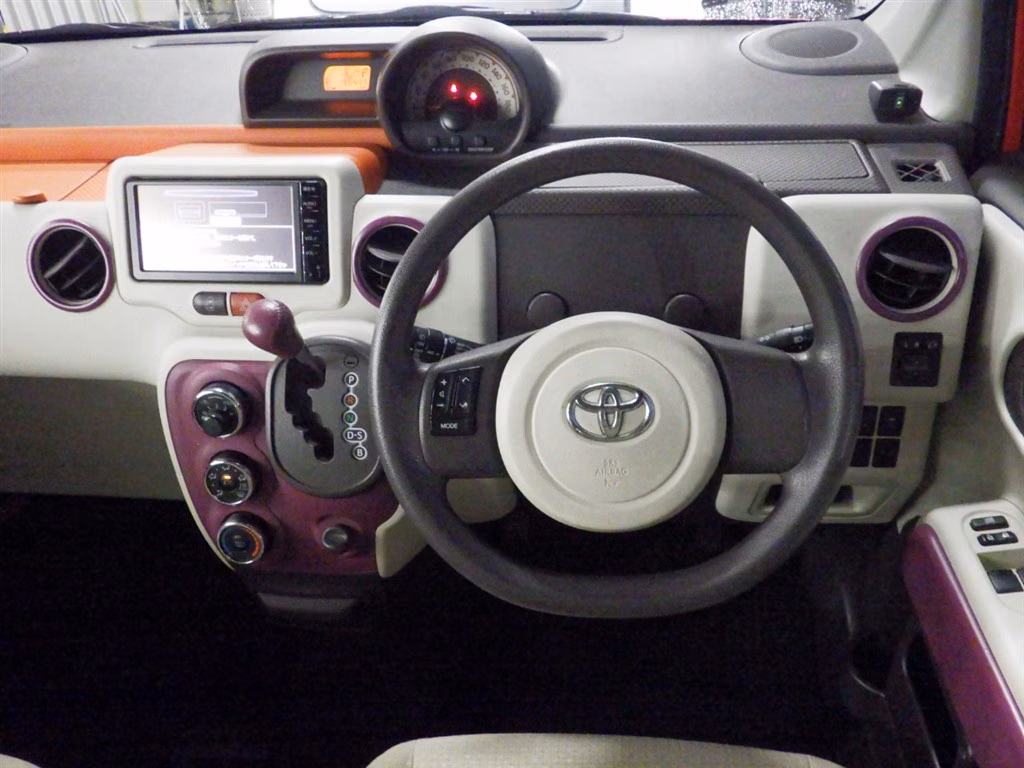 TOYOTA PORTE