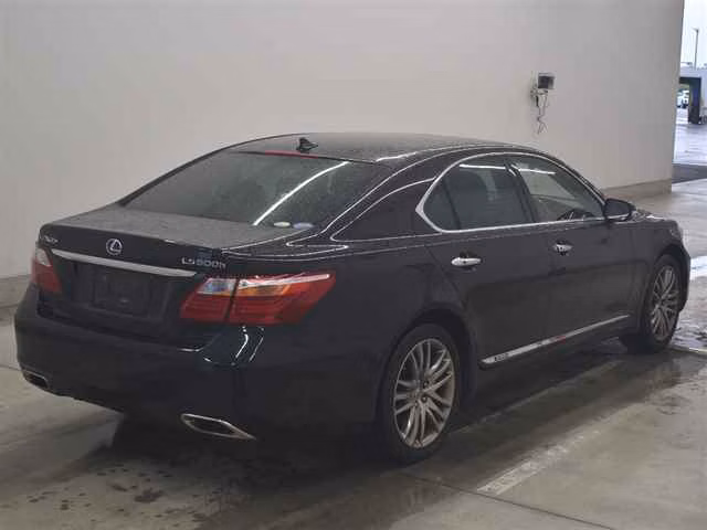 Lexus LS600h