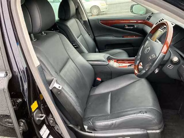 Lexus LS600h