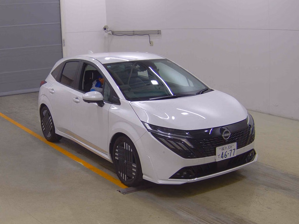 Nissan Aura