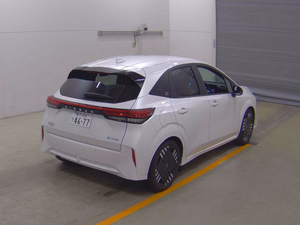 Nissan Aura
