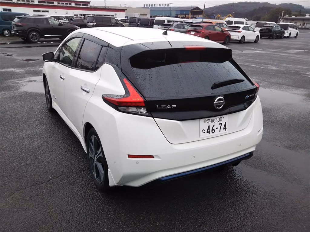 NISSAN LEAF