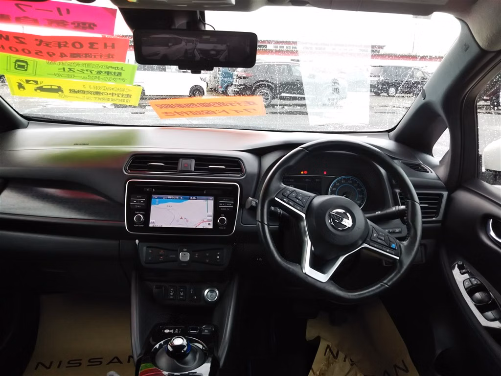 NISSAN LEAF