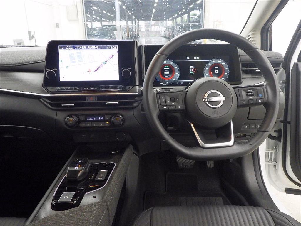 Nissan Aura