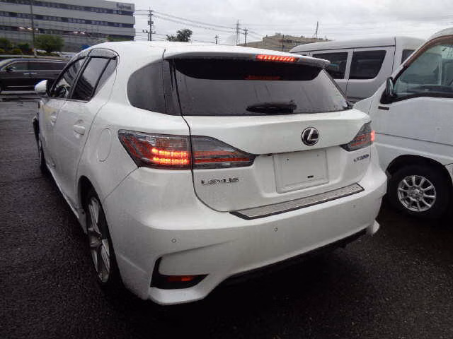 Lexus CT200h