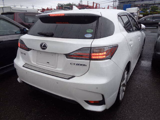Lexus CT200h