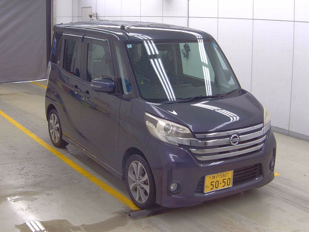 NISSAN DAYZ ROOX