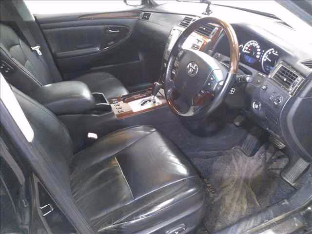 Toyota Crown Majesta