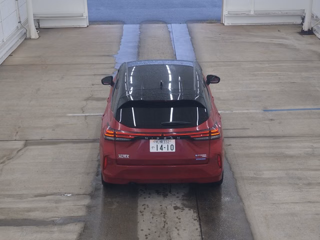 Nissan Aura